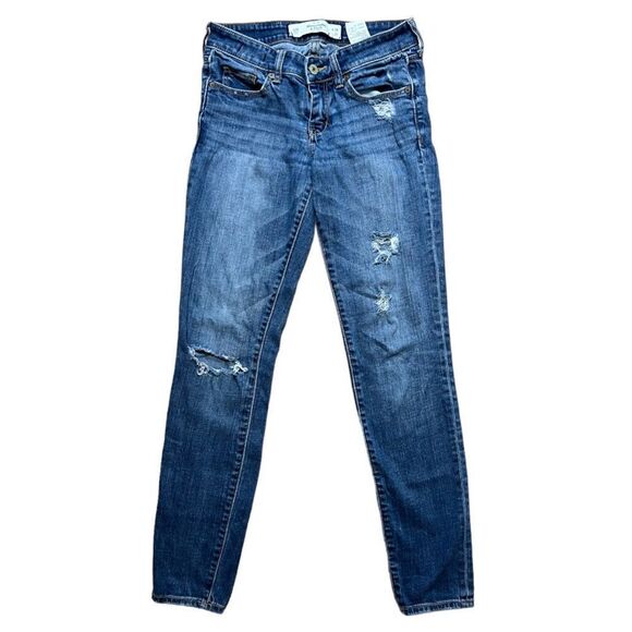 Abercrombie and Fitch low rise distressed Jean - Picture 1 of 9